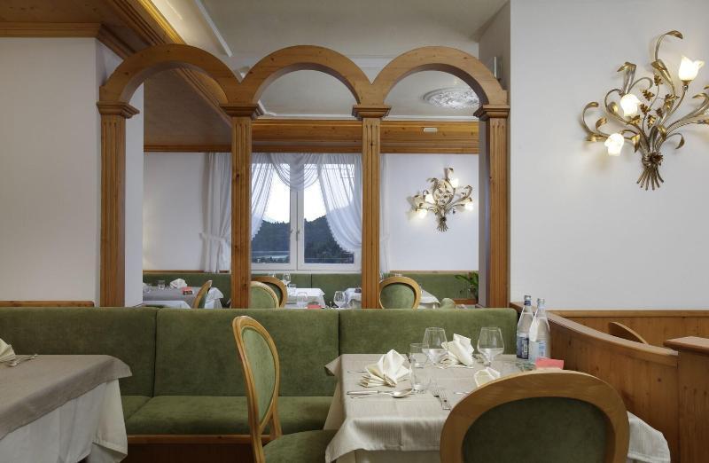 Hotel Olympia Molveno Zewnętrze zdjęcie